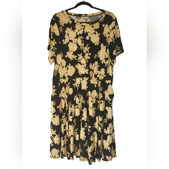 Torrid Yellow and Black Fit and Flare Midi Flower Dress Sz 3X - Picture 8 of 9